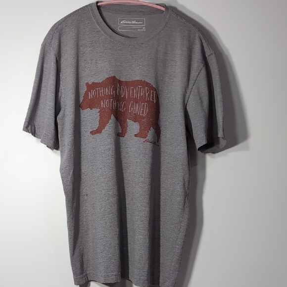Eddie Bauer | Gray and Red Bear Graphic Short Sleeve Tee Size M - Picture 2 of 7